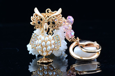 另類時尚新寵 鏤空貓頭鷹鑲珍珠鑰匙扣，廠家直銷引爆飾品批發(fā)市場